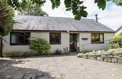 Talybont Cottage | 8 GLAN YSGETHIN, pet friendly, character holiday cottage in Barmouth