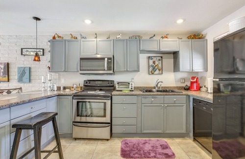 North Scottsdale Condo | 8 Mi to TPC Scottsdale: Quiet Condo w/Pool Access
