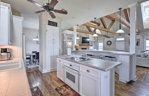 Era House | 8 Mi to White Rock Lake: Spacious Krum Home