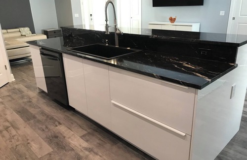 South Venice House | 8 min drive to a Beach. Family Beach Getaway wSaltwater Pool