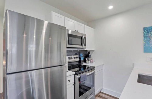 Near East Columbus House | 8 Min to Convention Center | Work Travel | Unit A