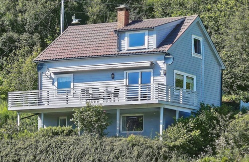 Hyllestad House | 8 person holiday home in Sørbøvåg