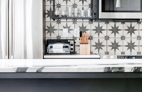 Downtown Asheville Apartment | 80 LEX APT 204 : Industrial Chic Meets the Old World in Downtown Asheville + Free Off Street Parking