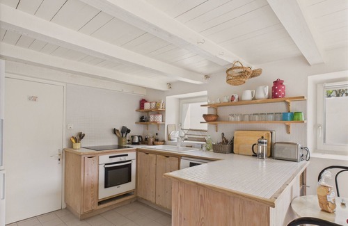 Les Portes-en-Re Ski Chalet | 800 m from the beach, house for 4 with terrace