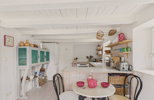 Les Portes-en-Re Ski Chalet | 800 m from the beach, house for 4 with terrace