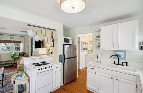 Folly Beach House | 817 E Ashely Ave - Pleasant Breeze