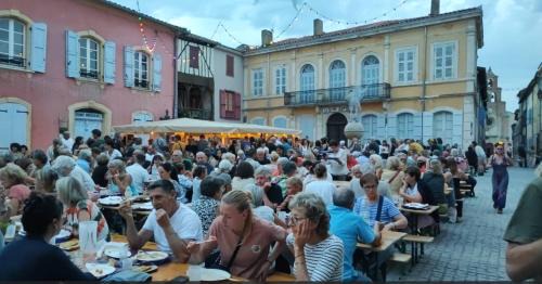 Casteras Apartment | 85 m2 de plain-pied dans maison confortable avec vue sur la vallée et les Pyrénées ariégeoises, grande terrasse avec barbecue et parking gratuit