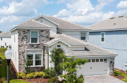 Davenport House | 8912 Amazing Spacious Home