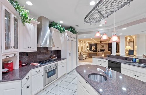 Frankfort House | 8BR 8BA Luxury Home, Olympic Sized Pool, 5 Mins to Buffalo Trace