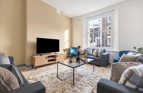Camden Town with Primrose Hill House | 8BR Gem in Prime Location: Perfect for Group Stays