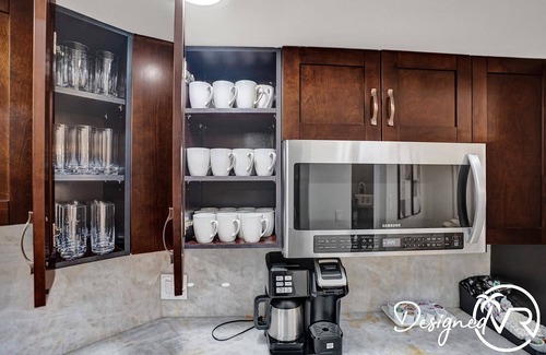 Southwest Ranches Villa | 8BR Luxury Villa w/Amazing Pool & Basketball +