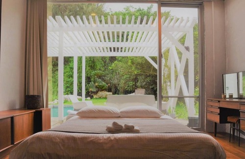 Maeda House | 8m pool, outdoor jacuzzi and sauna on 800㎡ site! 1 minute walk to the beach! / Kunigami-gun Okinawa Prefecture