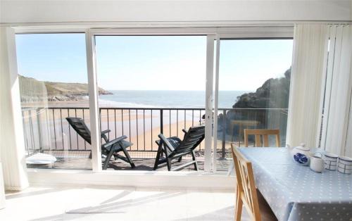 Bishopston House | 9 306B Redcliffe Apartments, Caswell Bay