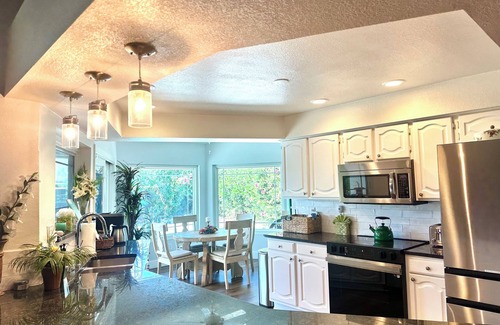La Paz At Desert Springs House | 9 AM check in 9 PM check out, south facing sunny yard, Kierland area, 6 bikes
