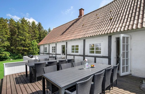 Spidsegard House | 9 bedroom pet friendly home in Nexø