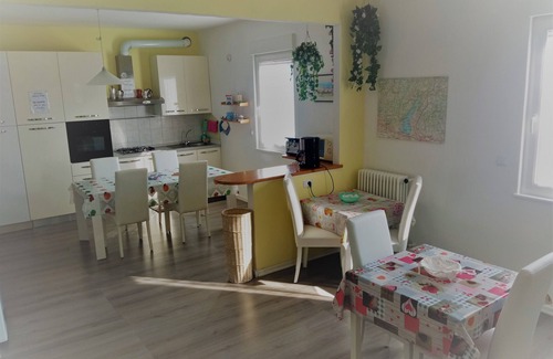 Torbole sul Garda Villa | 9 - Double room with garden view overlooking the lake Torbole