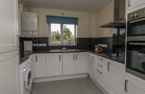 Eamont Bridge House | 9 EAMONT PARK, family friendly, with a garden in Penrith