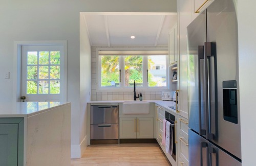 Russell House | 9 The Strand - Waterfront Russell - New Pricing!