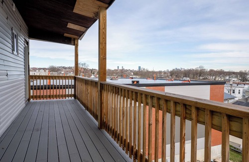 Dorchester Apartment | 90 - 4BR Dorchester - Sleek Apt near Marina Bayn
