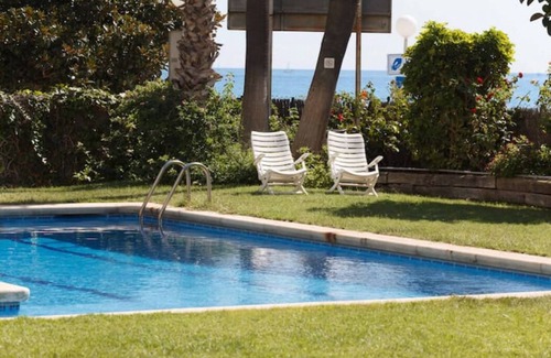 Sant Vicenc de Montalt Apartment | 90m2 Beachfront Appartment