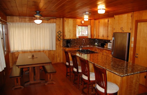 North Wawona Cabin | (92) Harmony Villa at The Redwoods In Yosemite