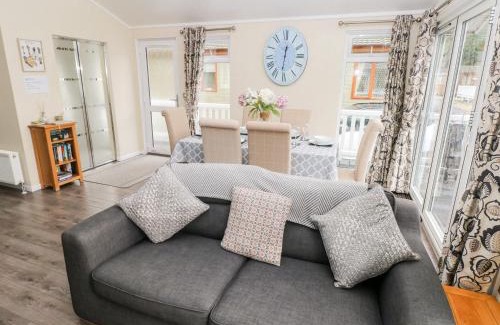 Amroth House | 95 The Haven