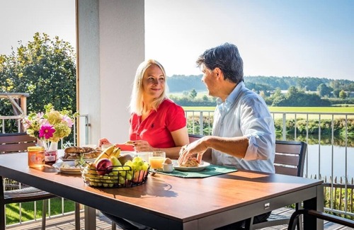 Nittenau Apartment | 99qm-großes, gemütliches Chalet mit eigener Terrasse und kleinem Garten