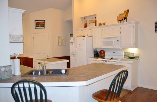Hot Springs Village House | 9SalvLn | Lake Balboa Area | Home | Sleeps 10