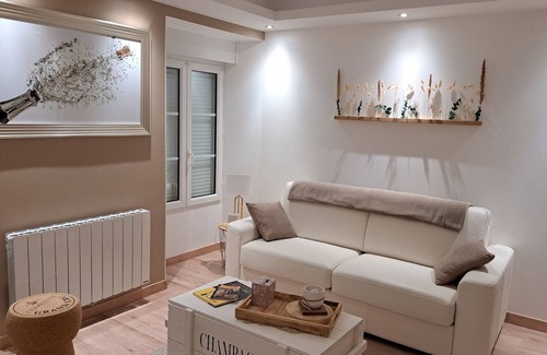 Flavigny Apartment | A 10 mn D'epernay, Gîte "La Bulle de Léna" Avec Petit-déjeuner +garage / Parking