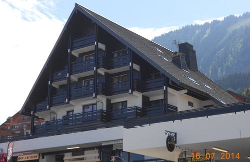 Thollon-les-Memises Apartment | A 12 km from EVIAN quiet appt with south balcony in Thollon stats center