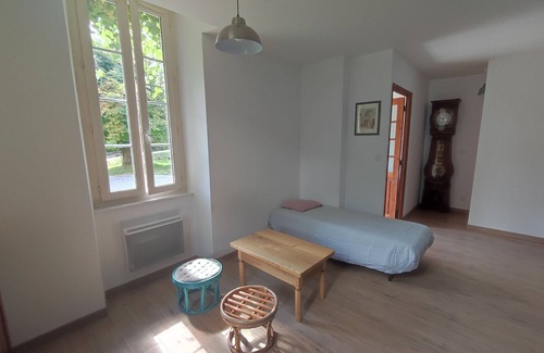 Beauvezer Apartment | A 15 mn du Val Dallos, T3 6 Personnes sur Terrain Arboré de 700 m²