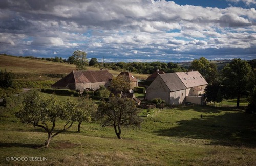 Saint-Sernin-du-Plain House | A 17th century luxury Manor