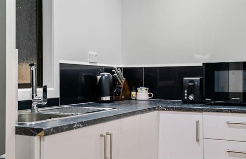 Titirangi Apartment | A 1BR slice of Titirangi Heaven - WiFi - Netflix