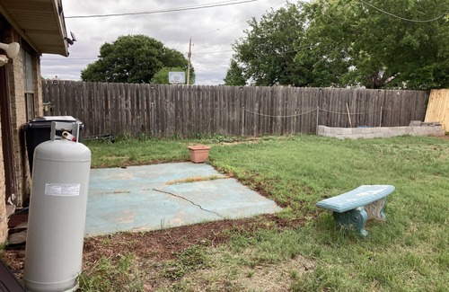 Wichita Falls Apartment | A 2 Bedroom 1 bath apartment with fireplace 101-A+Food Pantry