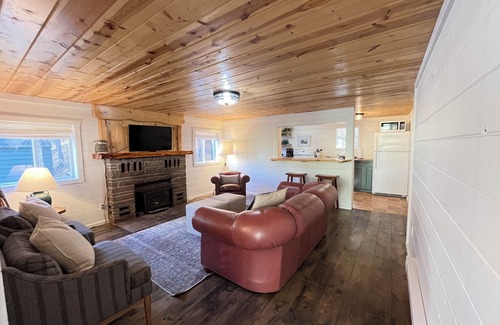 Keystone Cabin | A 2 bedroom, 2 bath cabin full of beauty and custom-built character