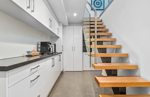 Albert Park Apartment | A+Albert Park. Bespoke Brilliance. 4Bed 2Bath.