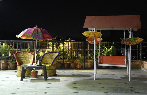 Amer Fort Road House | A apartment for families traveling jaipur.