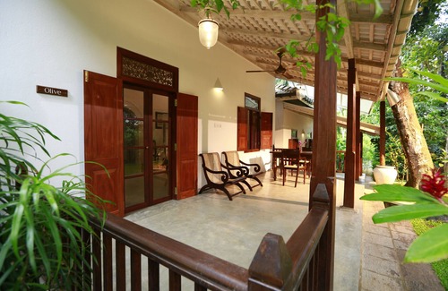 Kaduruduwa Villa | A “barefoot luxury” combination of colonial Dutch style and elegant