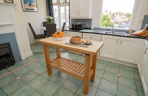 Tynemouth Apartment | A beautiful coastal holiday home, ideally situated in the heart of Tynemouth Village.