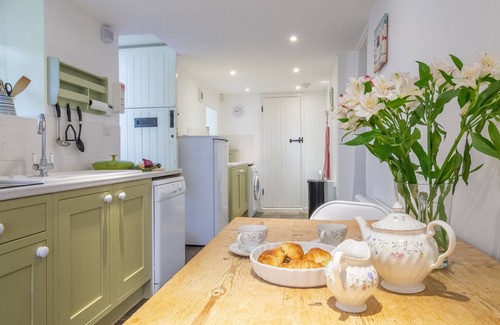 Saint Erth Praze Cottage | A beautiful, dog-friendly holiday home with magnificent views of two coastlines