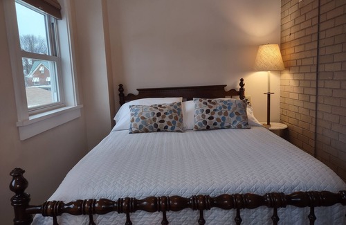 Connellsville Bed & Breakfast | A Beautiful Home in city near restaurants and activities