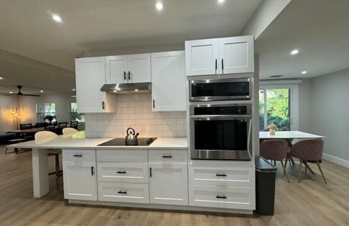 Mount Dora House | A beautiful lakeside retreat for the whole family, even your pets!n