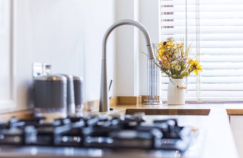 Island Gardens House | A Beautiful Luxurious 4Bedrooms 2 Bathrooms and a Guest Toilet