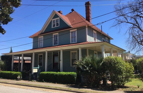 Washington Condo | A beautiful spacious room in a historic house right downtown by the waterfront.