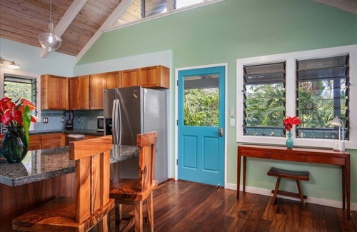 Kahaluu Bay House | A Beautiful View Beach House at Kahalu'u Bay! Snorkeling & Surfing ~ Steps Away!