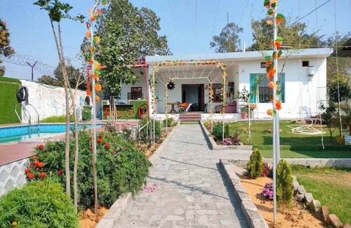 Gurugram Other | A Best party palace with 4bhk and poolnn