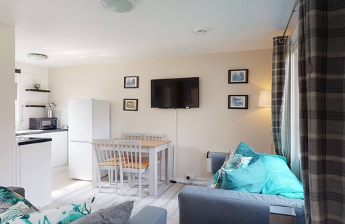 Saint Erth Praze Apartment | A bijou holiday bolthole that nestles within the grounds of Tolroy Manor
