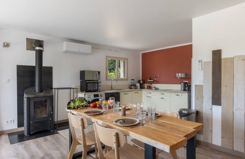 Molleges House | A break between Alpilles and Luberon, houses of saffron and liquorice