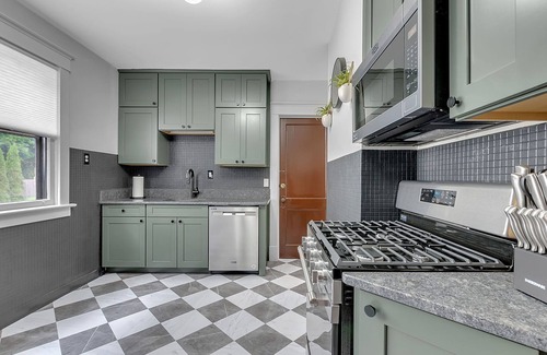 Front Park House | A Buffalo Gem in Elmwood Village. Centered between The Falls and Bills Stadium.