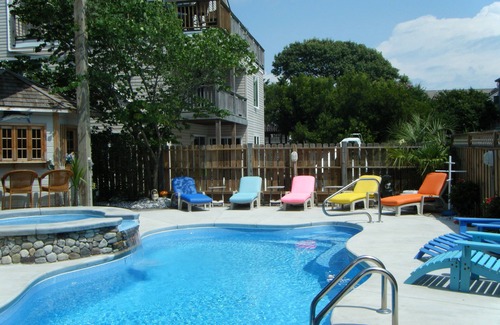 Croatan Beach House | A Caribbean Fantasy-Lux/Comf/Style/Pool/Tikibar - in Croatan near Boardwalk